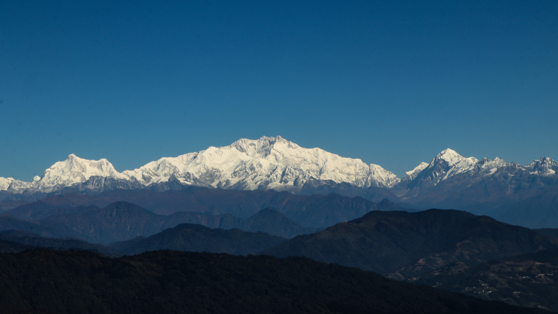 Darjeeling Dreams: A Journey to the Queen of Hills